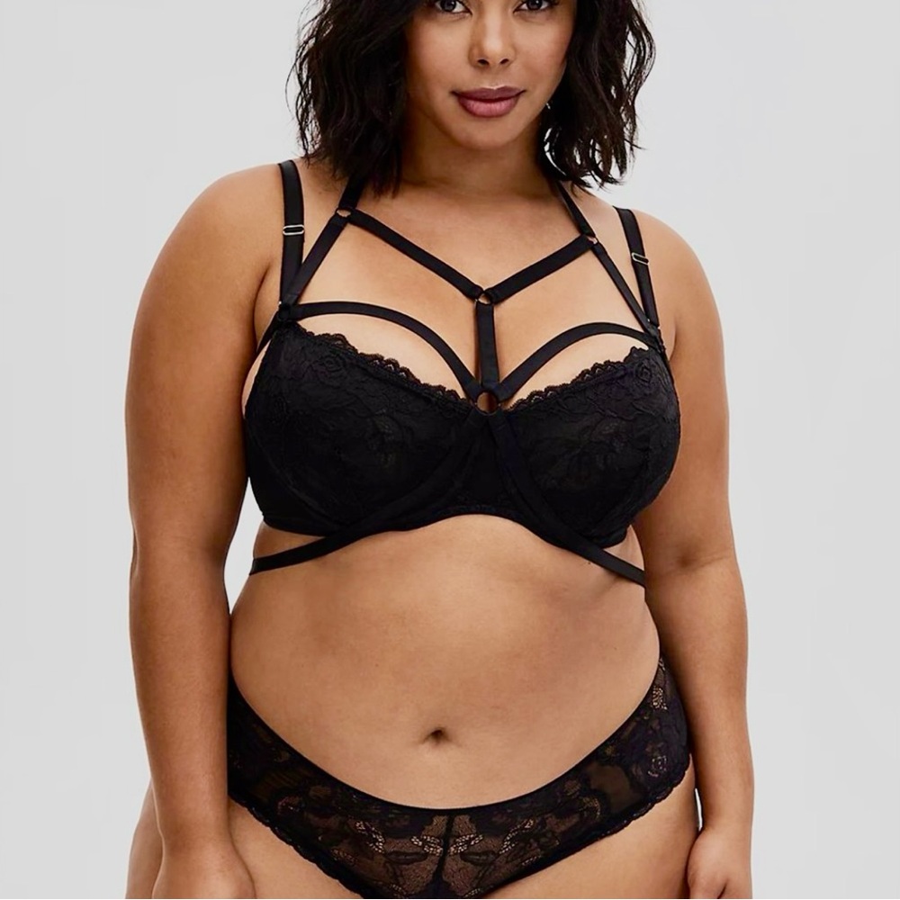 Torrid high waisted black lace harness underwear AND bralette 4/5